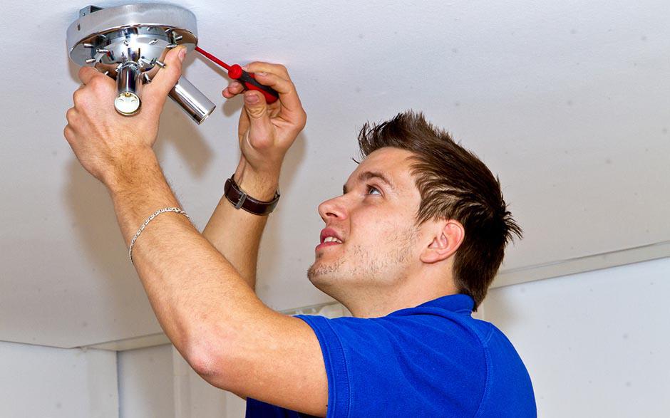 activité électricien Houilles